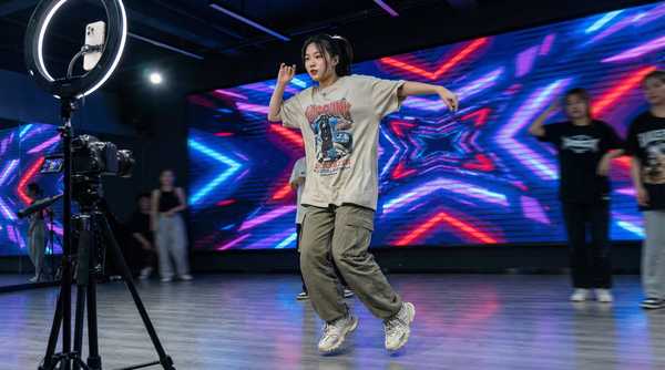 17c一起草舞蹈视频